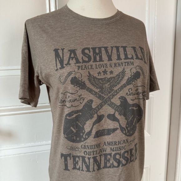 Next Apparel Women’s Nashville Peace Love & Rhythm Graphic Brown Tee Shirt Small - Picture 2 of 9